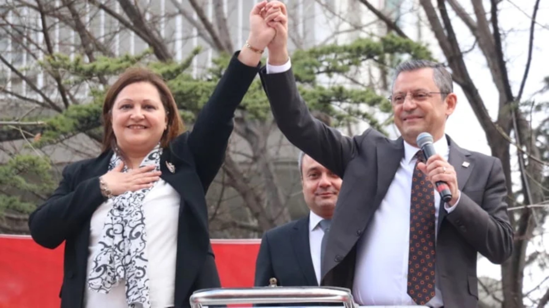 Siyaset kulislerini hareketlendirmişti: Afyonkarahisar Belediye Başkanı Burcu Köksal sessizliğini bozdu