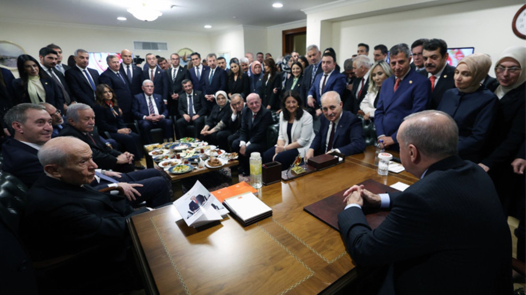Ankara kulislerini sallayan pazarlık iddiası: AKP’den hangi teklif gitti, Ali Babacan ne istedi?