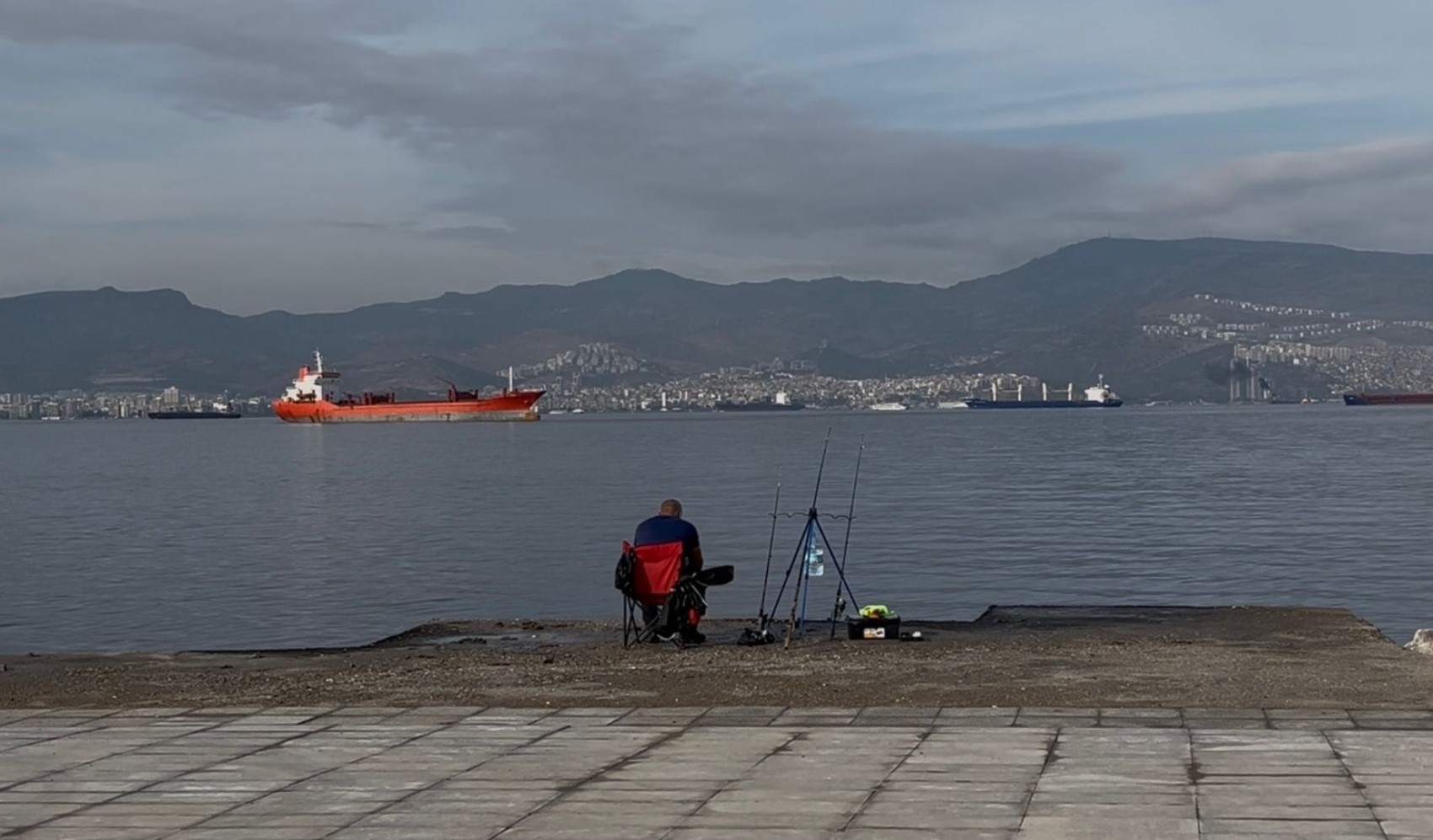 Oltasına insan kafatası takıldı