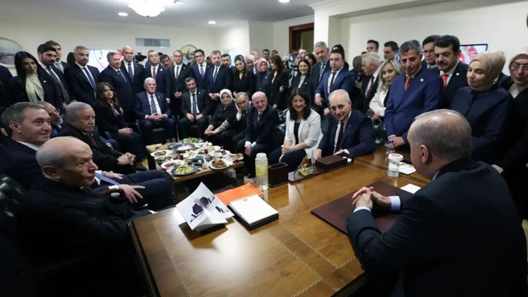 İmamoğlu'ndan dikkat çeken DEM, DEVA ve Gelecek çıkışı! 'Bazı dostlar bize yönelik...'