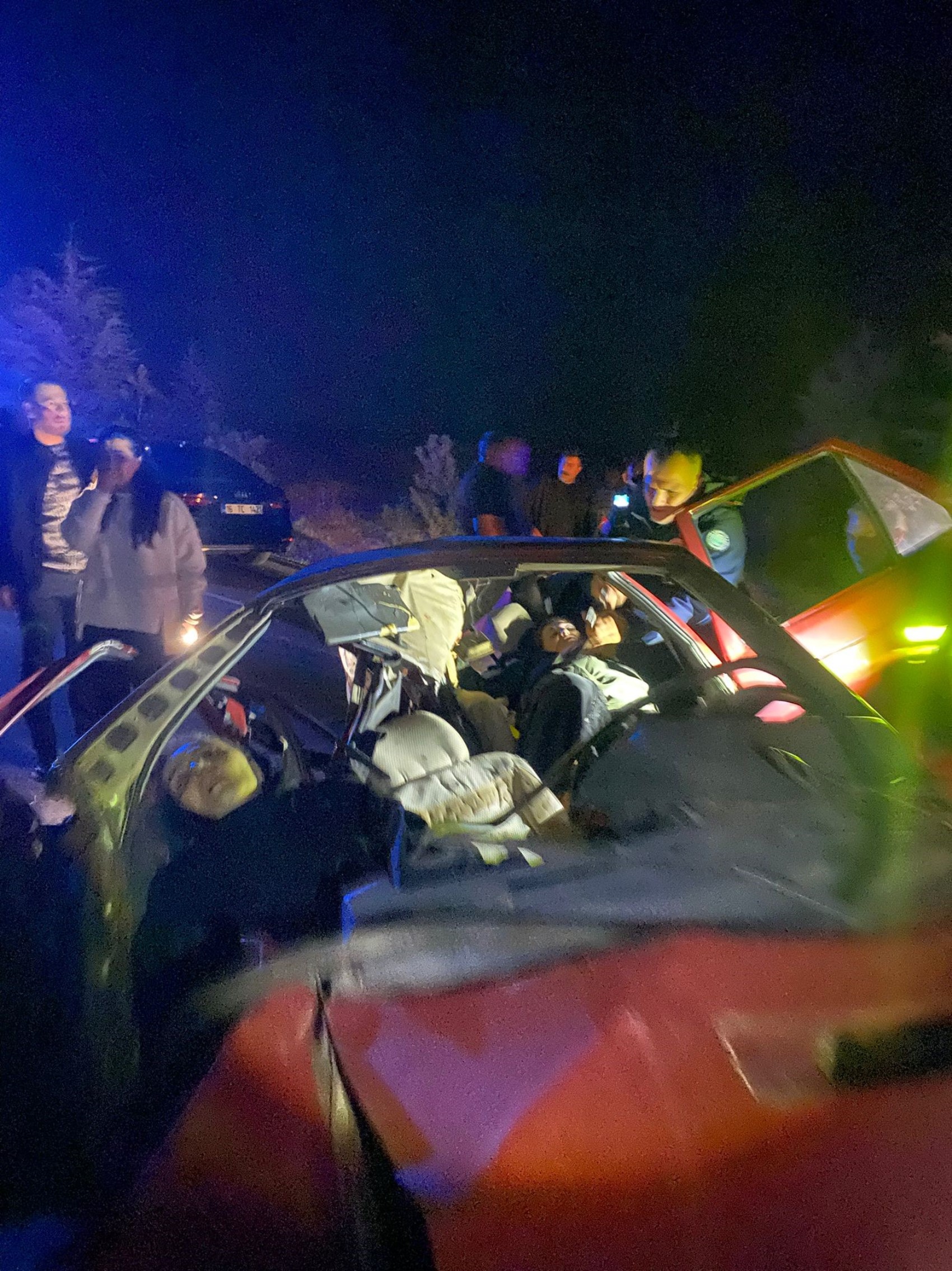 AKP milletvekili Ayşen Gürcan'ın içinde bulunduğu araç kazaya karıştı: 1 kişi hayatını kaybetti