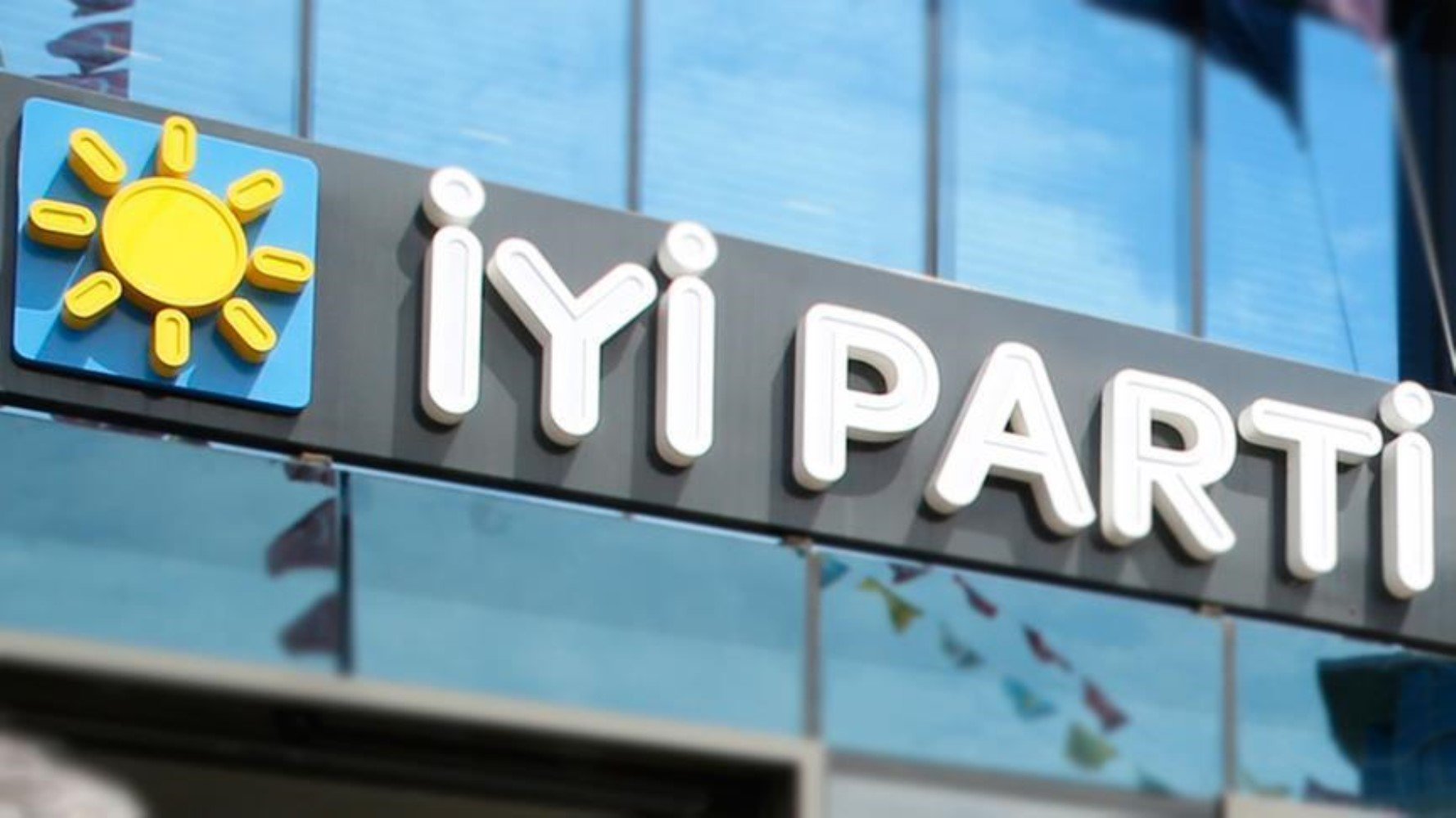 Gençlerin tercihi belli oldu: ORC anketinde AKP ile CHP arasında görülmemiş fark! Üçüncü sıradaki parti dikkat çekti