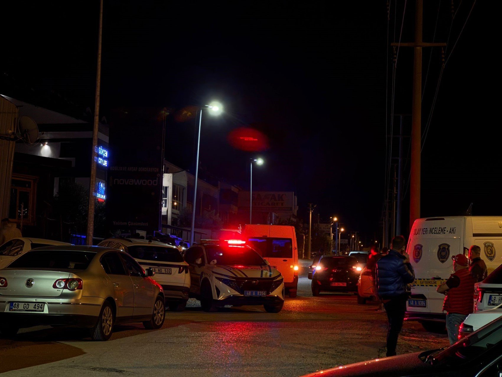Uyuşturucu operasyonunda polise ateş açtılar: Bir yaralı