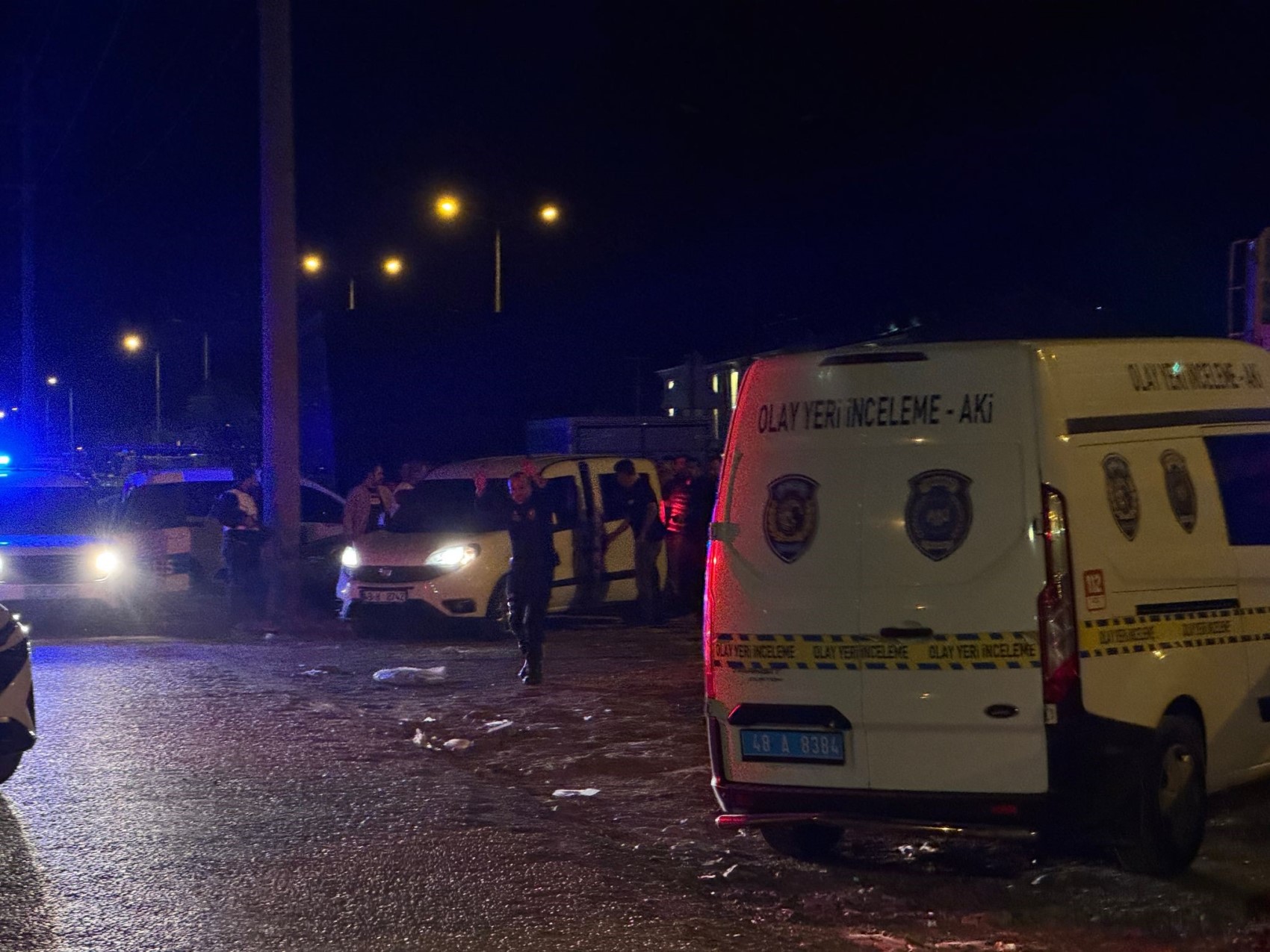 Uyuşturucu operasyonunda polise ateş açtılar: Bir yaralı
