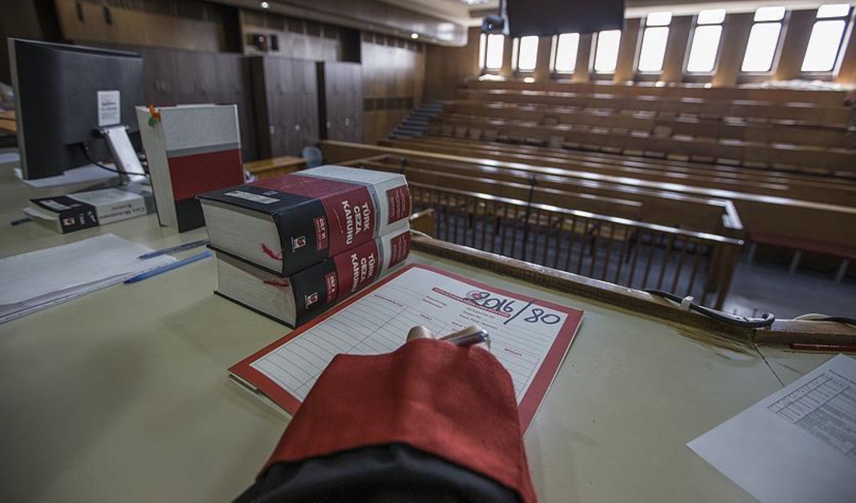 AKP kulislerinde ‘Operasyon Borsası’ iddiası: Hukuk bürolarından milyonluk rüşvet talebi