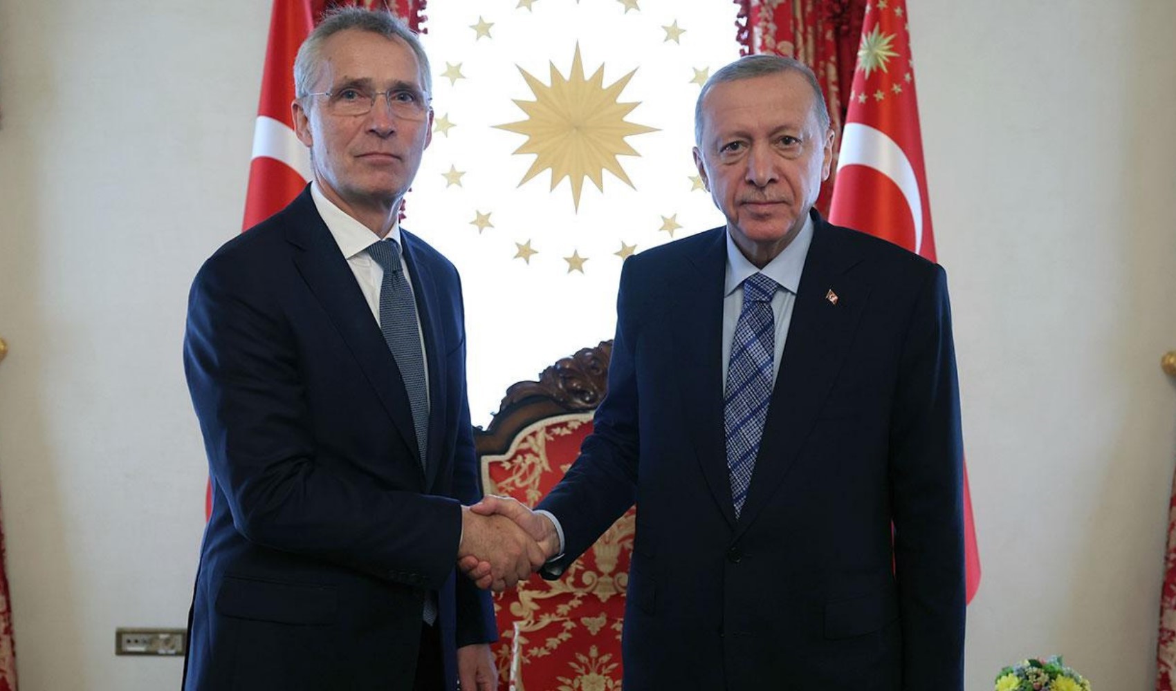 NATO zirvesinde Erdoğan'a sandviç ikram edilmiş: 'O kadar ucuz değilim' yanıtı NATO zirvesinde Erdoğan'a sandviç ikram edilmiş: 'O kadar ucuz değilim' yanıtı