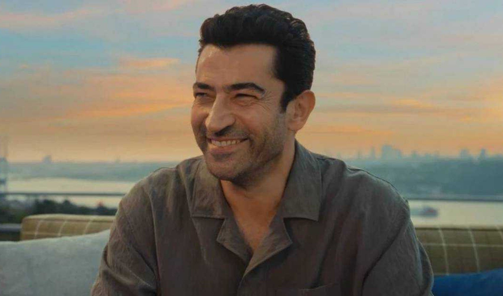 Kenan İmirzalıoğlu'nun yeni dizisinde kazanacağı rakam belli oldu Kenan İmirzalıoğlu'nun yeni dizisinde kazanacağı rakam belli oldu