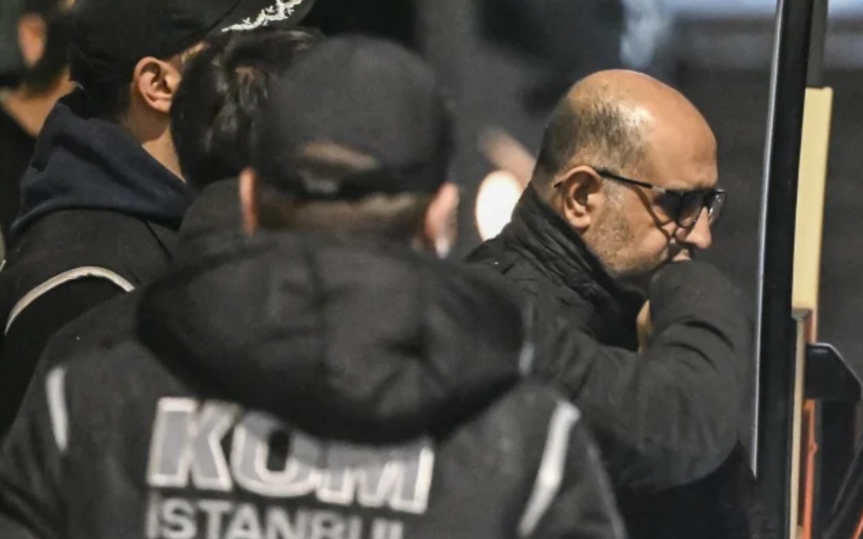 Cem Küçük'ten dikkat çeken operasyon kulisi: Esas büyük fırtına ondan sonra kopacak! 'Büyük iş adamları teker teker çağrılacak'