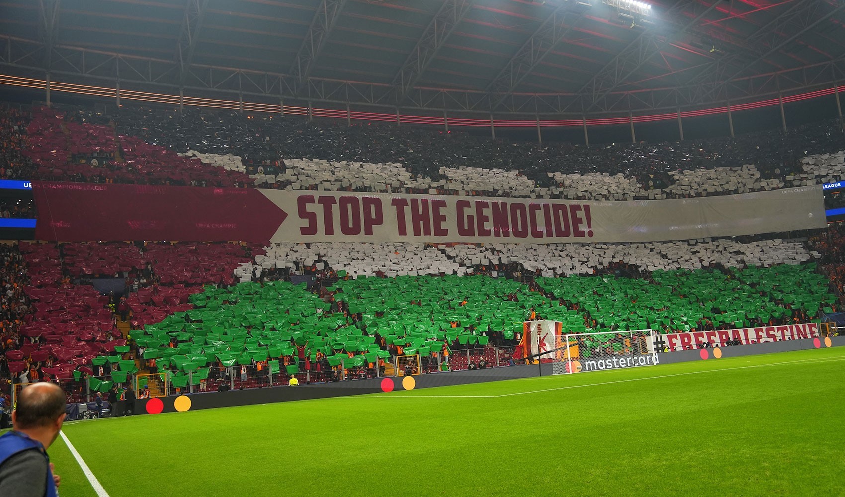 Galatasaray'ın Filistin koreografisi sonrası bomba iddia! UEFA devreye girebilir...