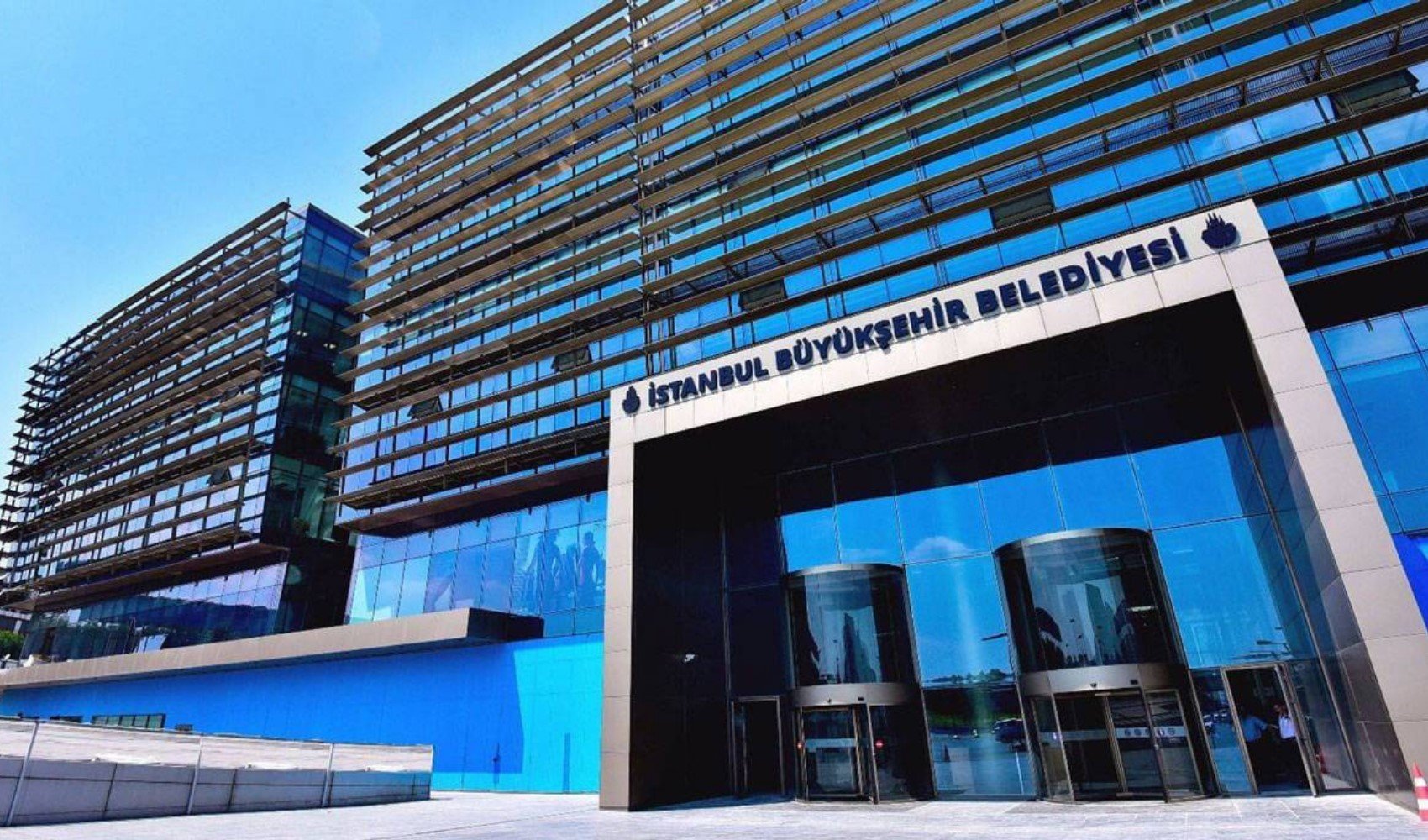 İBB'ye yeni operasyon: 15 kişi hakkında gözaltı kararı İBB'ye yeni operasyon: 15 kişi hakkında gözaltı kararı