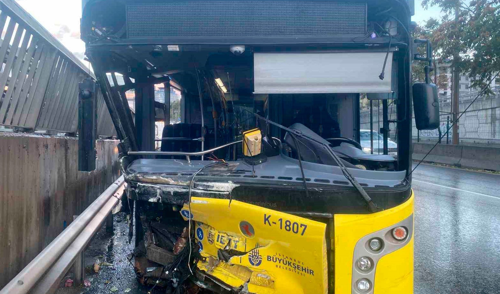 Kadıköy'de kaza yapan İETT şoförü alkollü çıktı