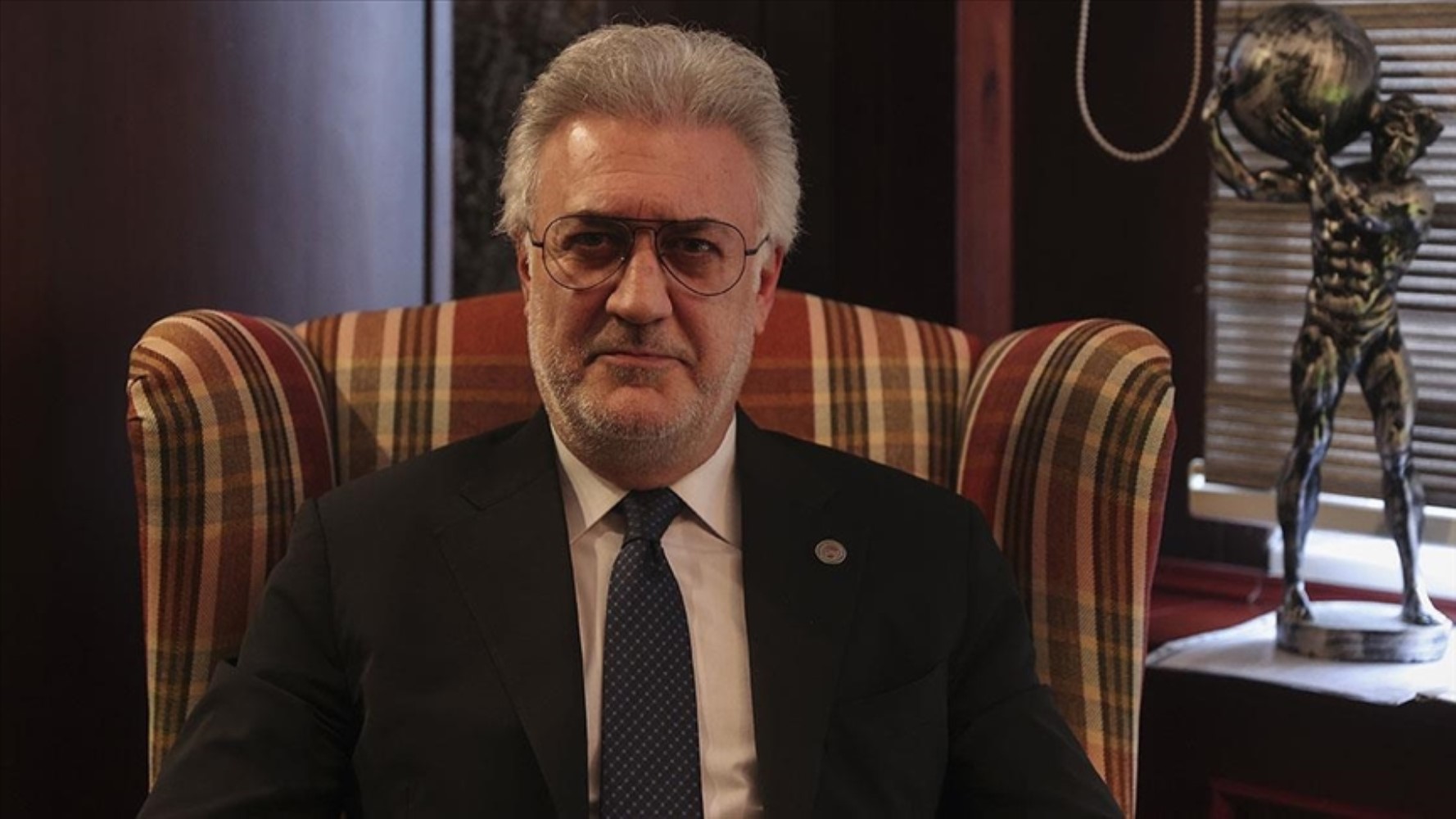AK teneke lakabı ile gündeme gelmişti: Tamer Karadağlı için talimat geldi! Koltuğu sallanıyor