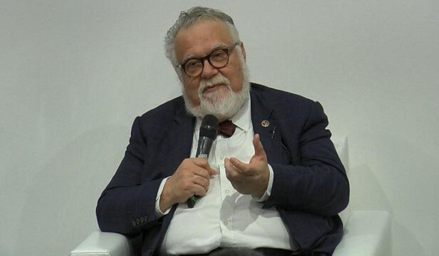 Celal Şengör yeni ev sahibiyle mahkemelik oldu