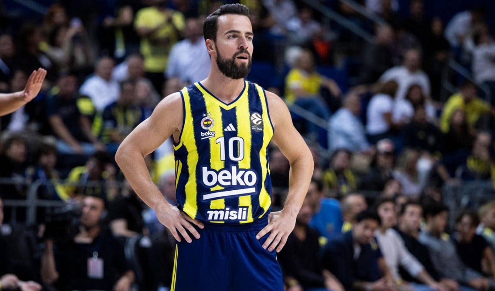 Fenerbahçe'nin kaptanına büyük şok: Ehliyetine el konuldu