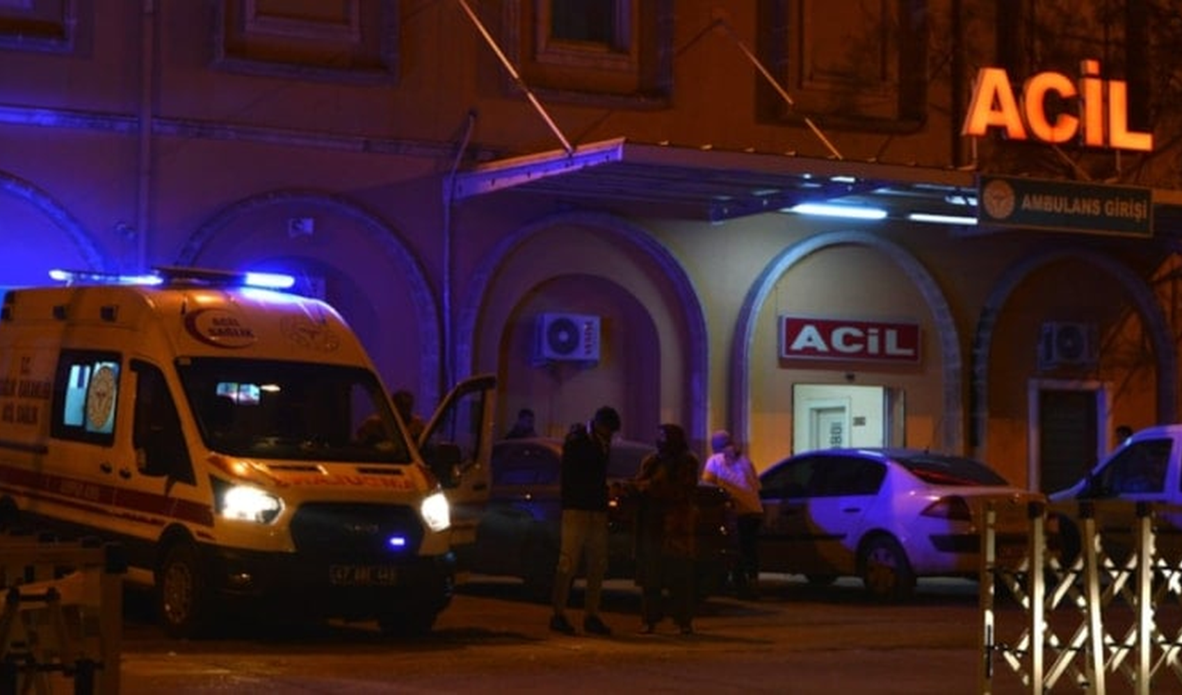 Mardin'de korkunç olay! 11 yaşındaki çocuk evinde asılı halde ölü bulundu Mardin'de korkunç olay! 11 yaşındaki çocuk evinde asılı halde ölü bulundu