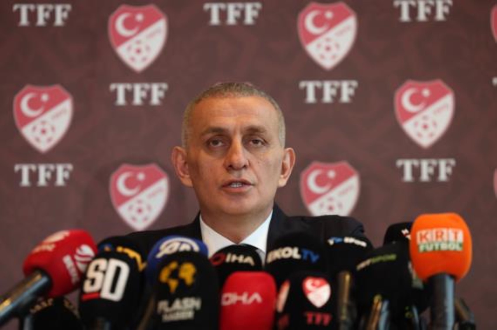 İbrahim Hacıosmanoğlu hakemlerle ilgili bombayı patlattı! 'Bahis oynayanlar var...'