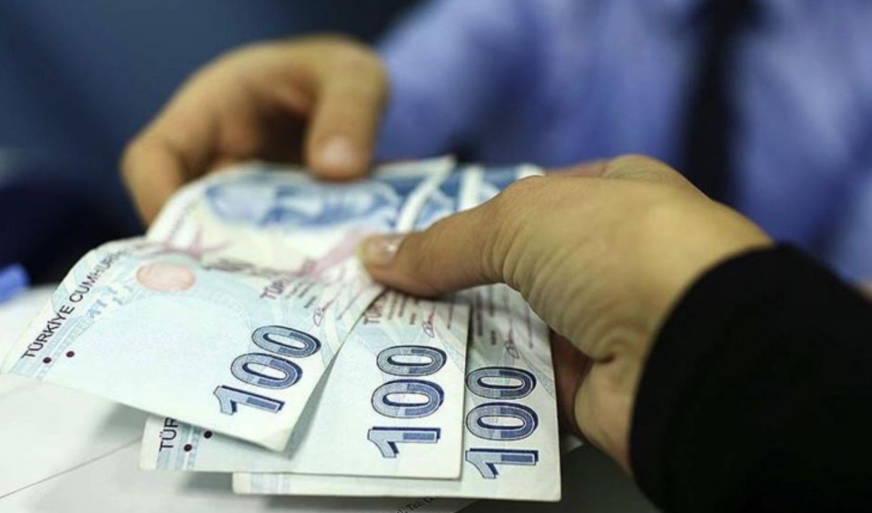 Faiz indirimine rağmen bankalar kredi faizlerini artırıyor! 'Bir arpa boyu yol gitmemişiz' Faiz indirimine rağmen bankalar kredi faizlerini artırıyor! 'Bir arpa boyu yol gitmemişiz'
