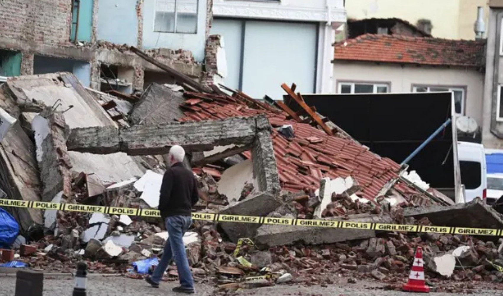 Balıkesir'deki depremde atom bombası kadar enerji açığa çıktı