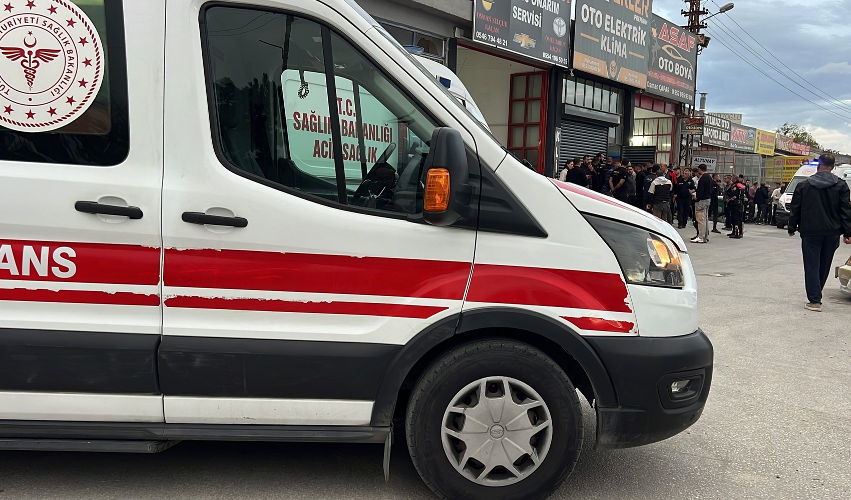 İş yerine gelip tüfekle rastgele ateş etti: 12 yaralı İş yerine gelip tüfekle rastgele ateş etti: 12 yaralı