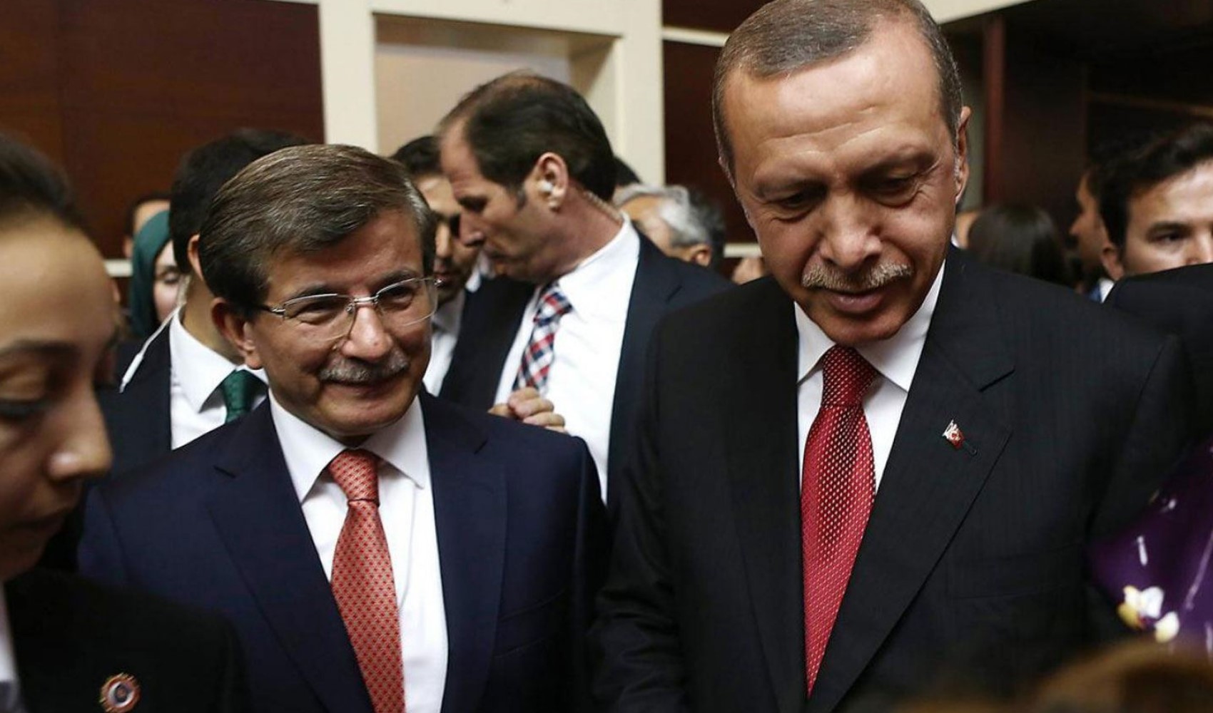 Davutoğlu'ndan Erdoğan'a beni gör mesajı: 'Biri benim biri de Erdoğan'