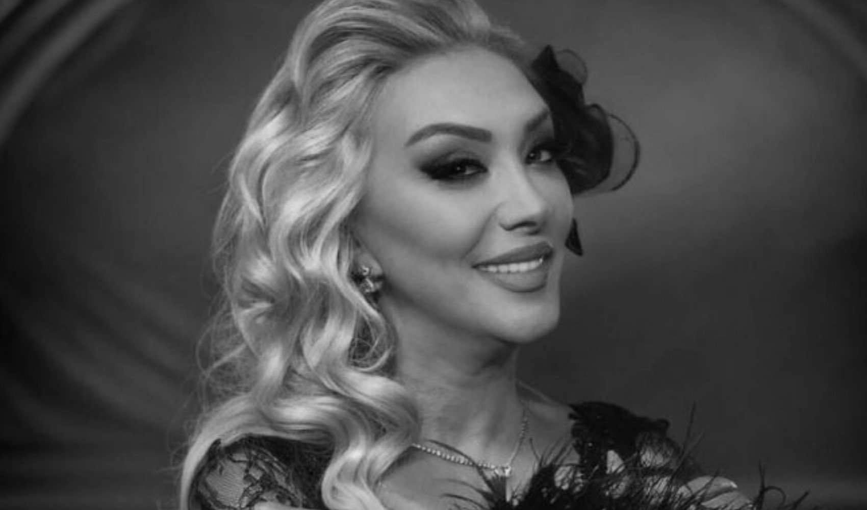 Güllü'nün kızının şok mesajları ortaya çıktı Güllü'nün kızının şok mesajları ortaya çıktı