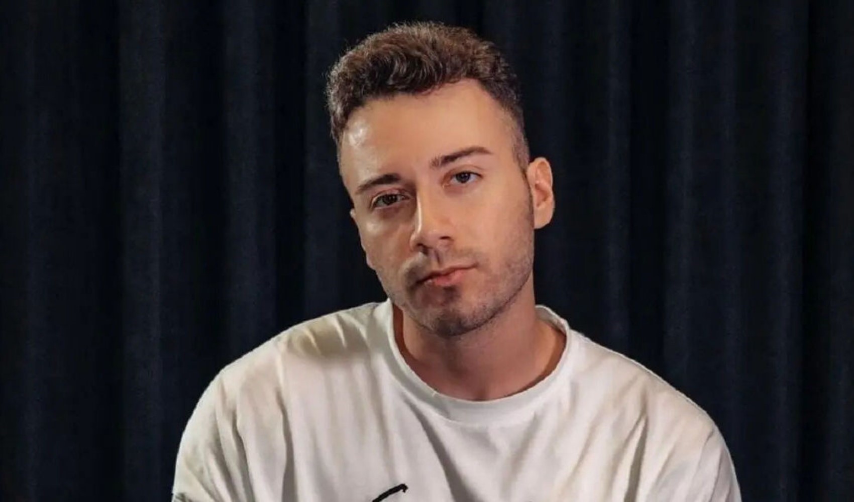 Enes Batur geri döndü: Zirve yeniden el değiştirdi