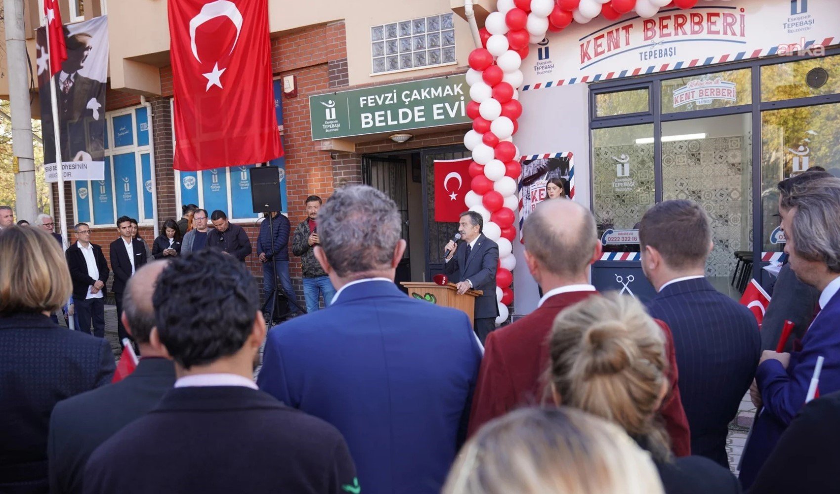 Kent Lokantalarının ardından şimdi de Kent Berberi açıldı