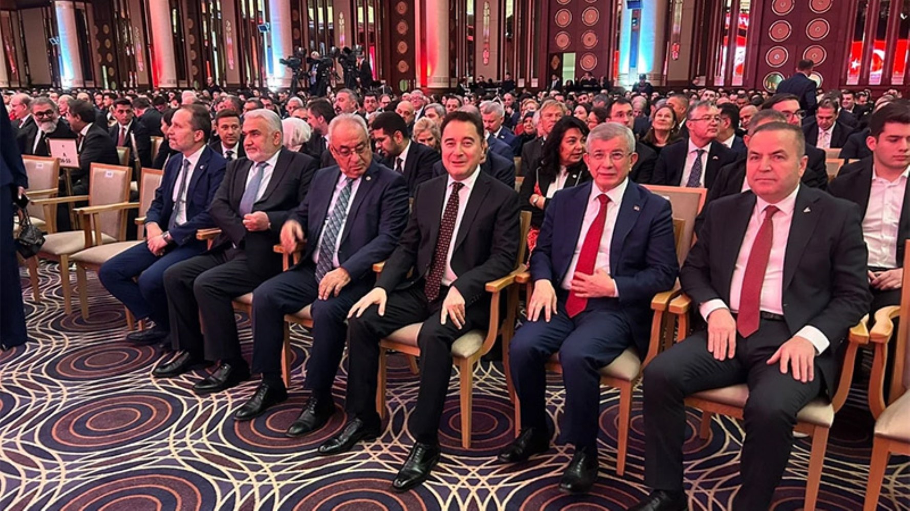 Bahçeli'nin Anıtkabir ve Saray'a gitmemesinin arkasında ne var? Dikkat çeken 'açılım süreci' iddiası