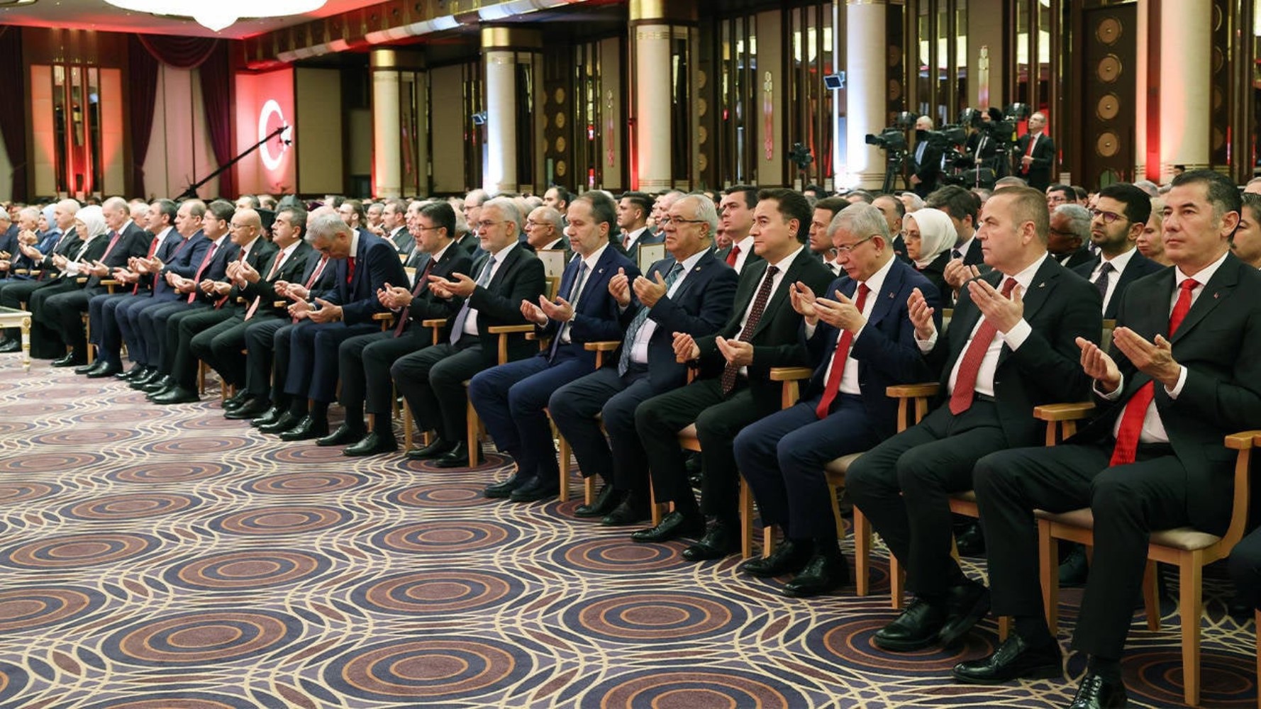 Bahçeli'nin Anıtkabir ve Saray'a gitmemesinin arkasında ne var? Dikkat çeken 'açılım süreci' iddiası