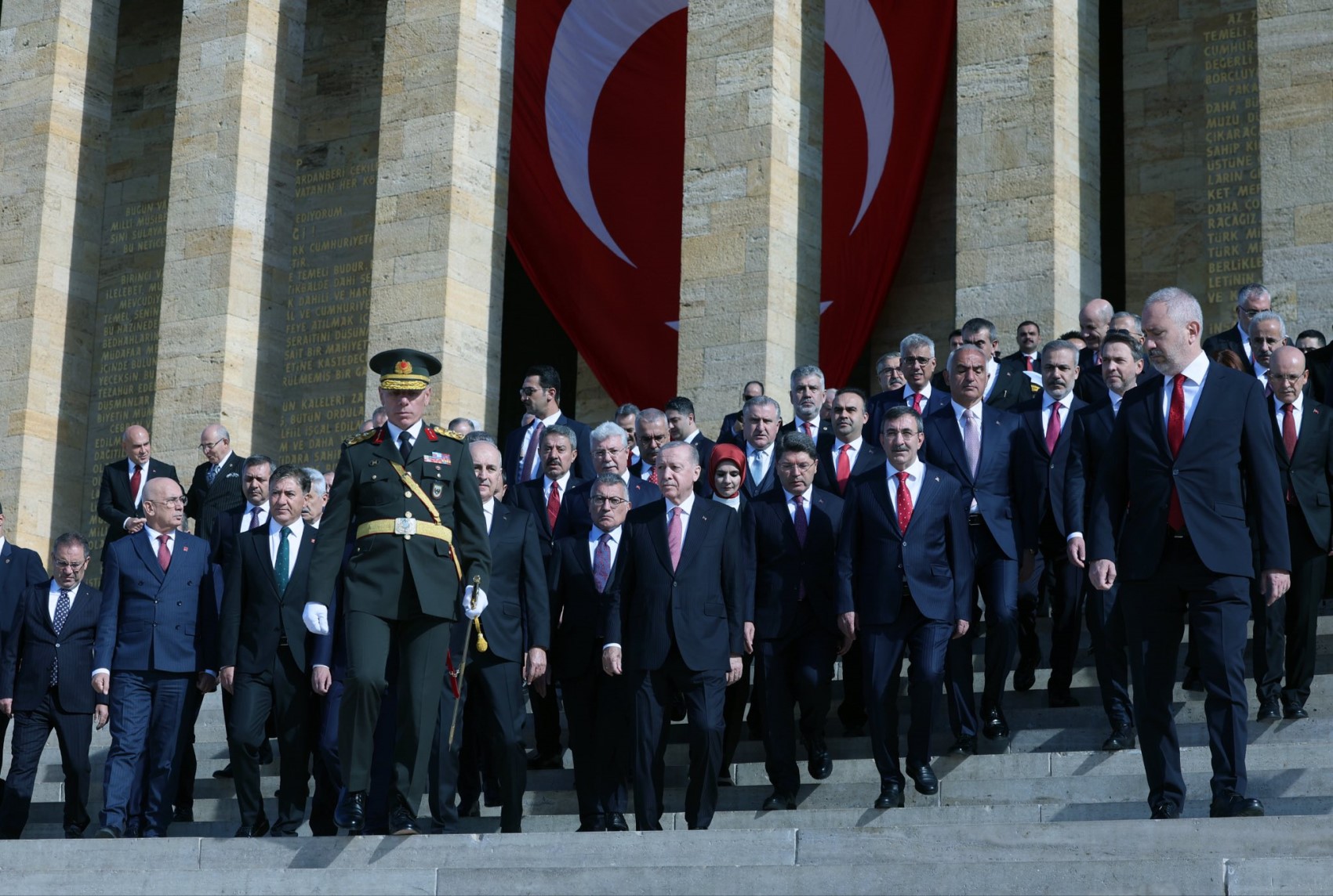 Bahçeli'nin Anıtkabir ve Saray'a gitmemesinin arkasında ne var? Dikkat çeken 'açılım süreci' iddiası