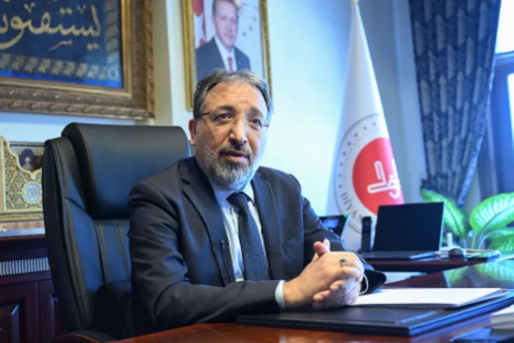 Diyanet'in Atatürk mesajı yandaşları rahatsız etti: Yeni Akit şimdi de Safi Arpaguş'a sardı!