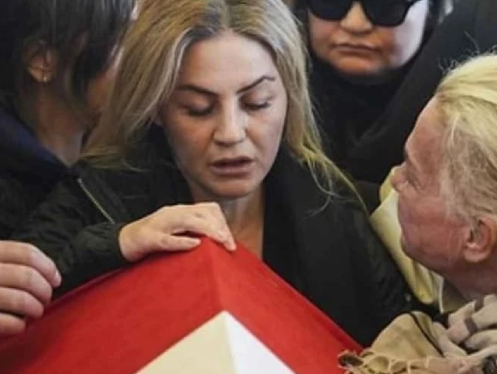 Volkan Konak'ın 35 yıllık eşinden duygusal paylaşım: Kavuşmaların en ağırıdır