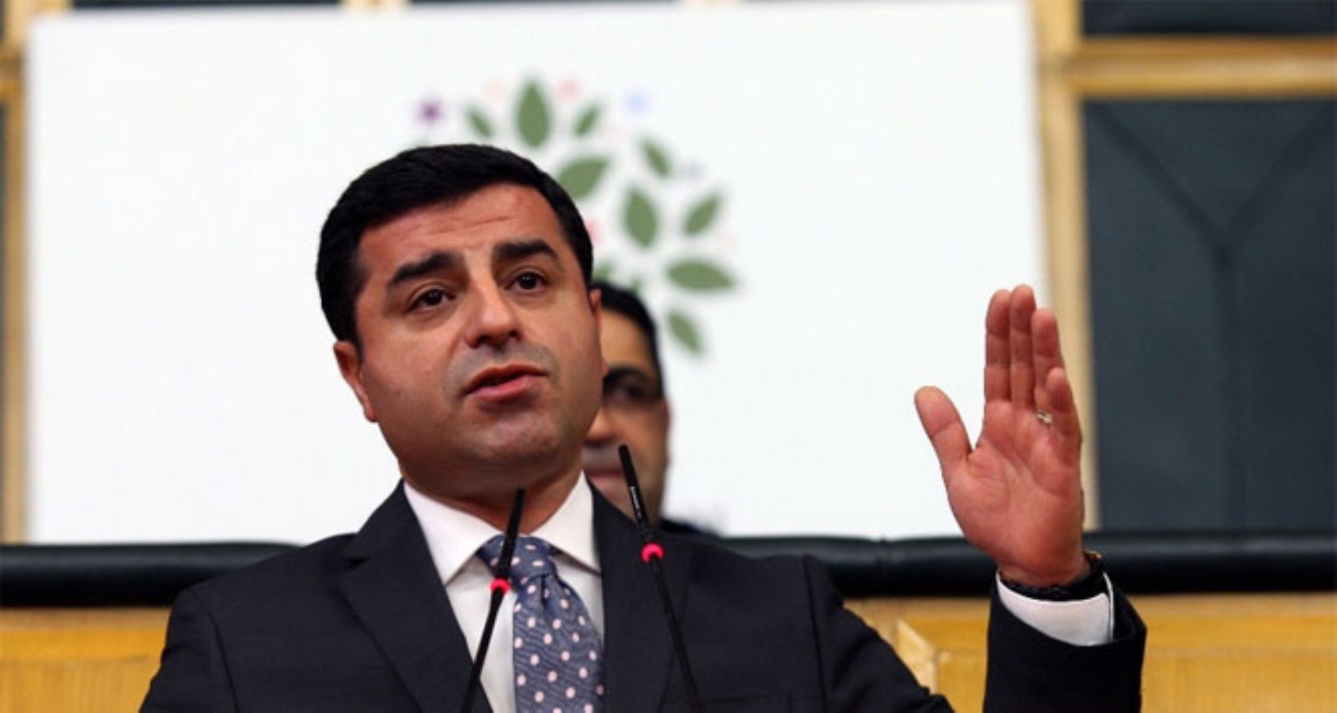 Selahattin Demirtaş cezaevinden yazdı: CHP operasyonlarına dikkat çekti