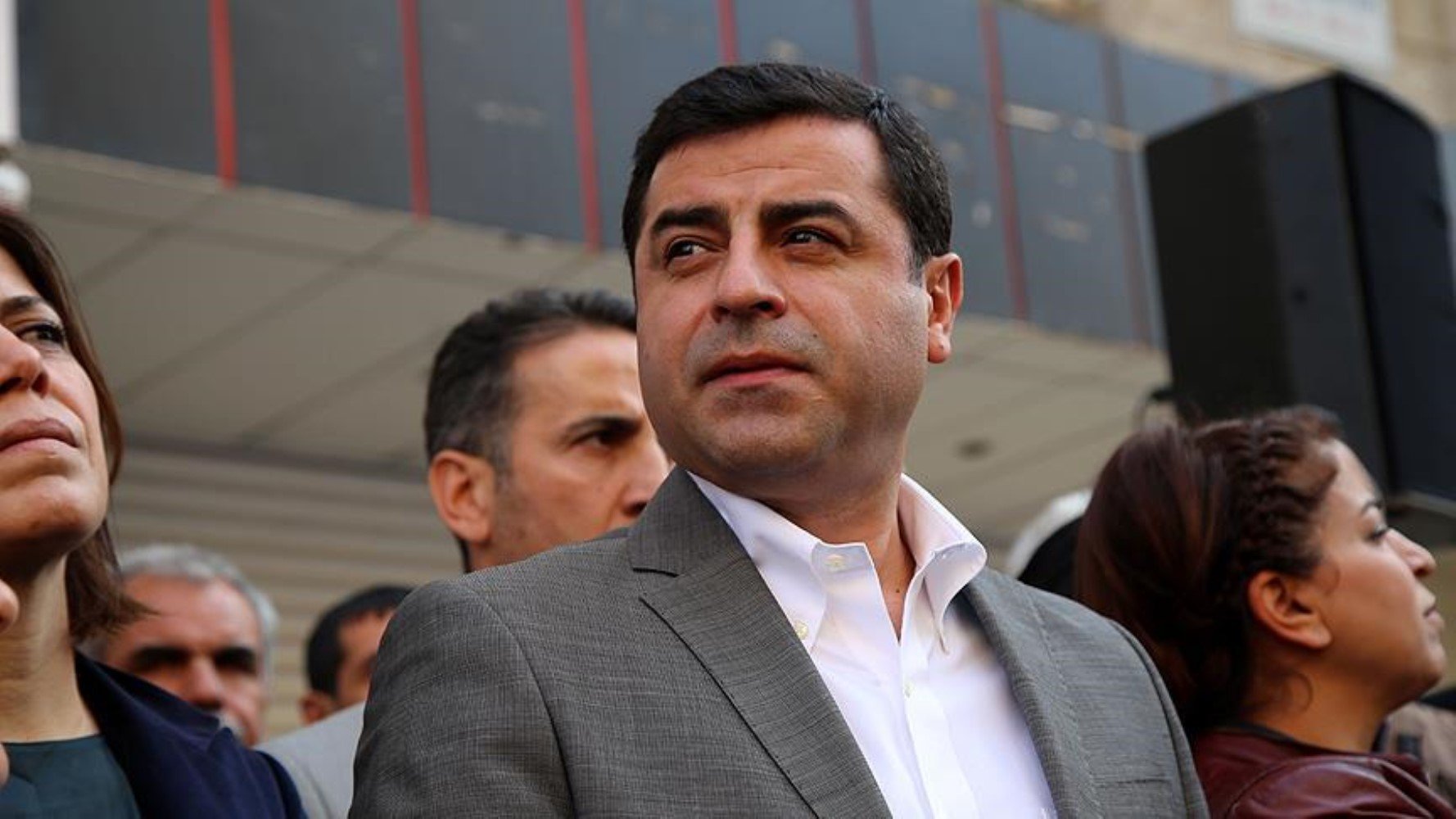 Selahattin Demirtaş cezaevinden yazdı: CHP operasyonlarına dikkat çekti