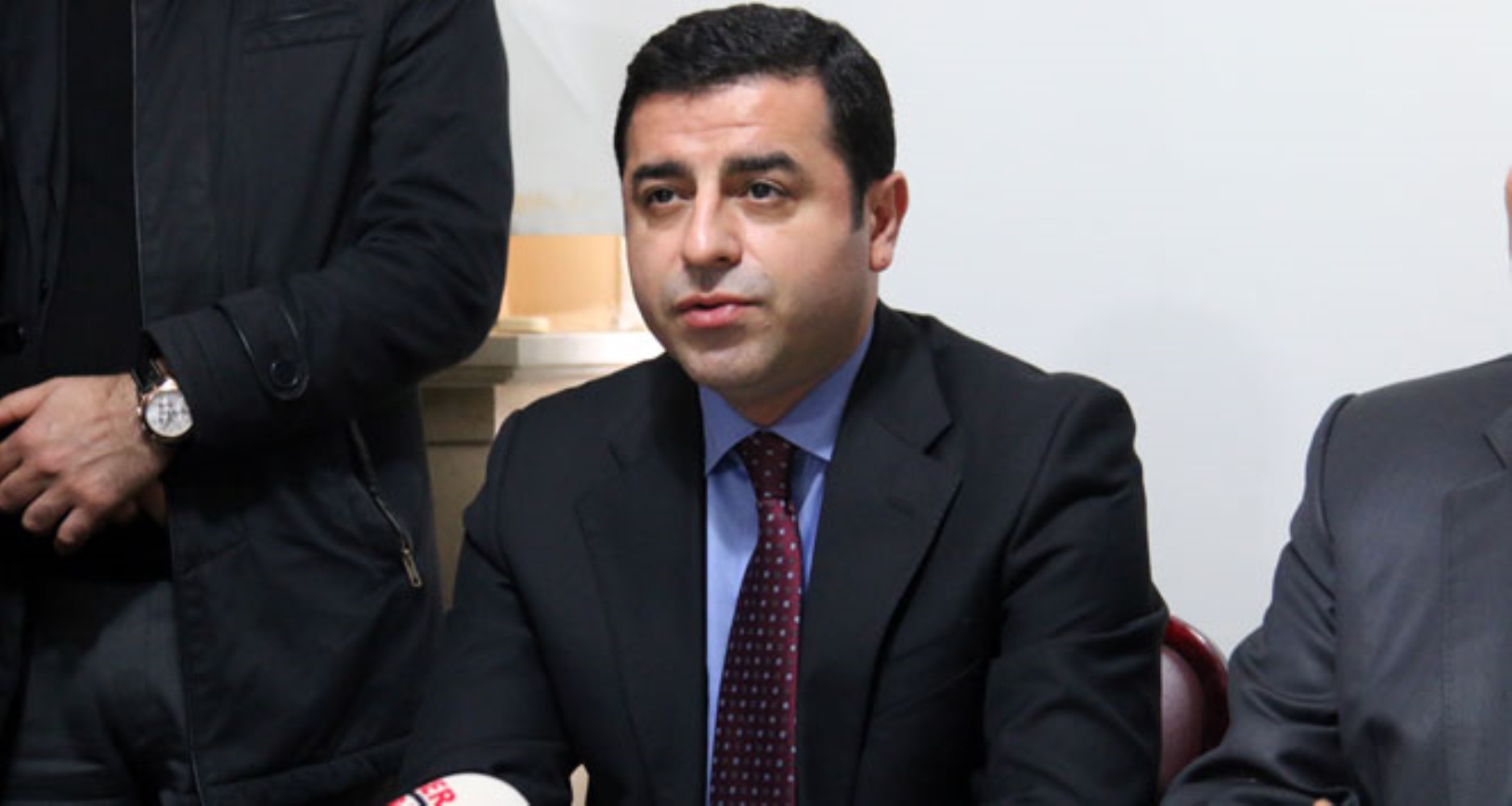 Selahattin Demirtaş cezaevinden yazdı: CHP operasyonlarına dikkat çekti
