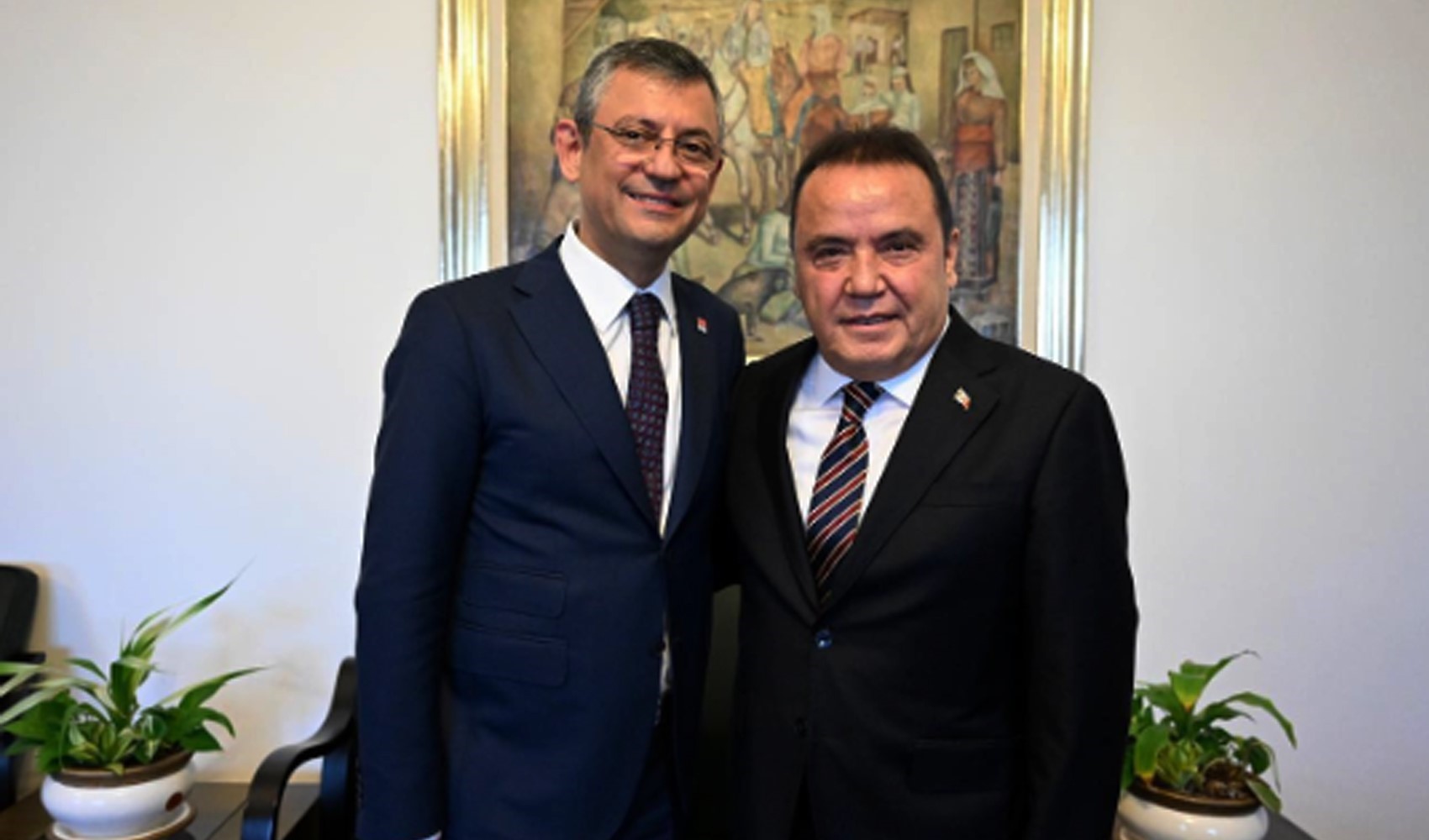 Özgür Özel'den, Muhittin Böcek tepkisi: 'AK Toroslar Çetesi' adam yollamış, 'iftira at' demişler