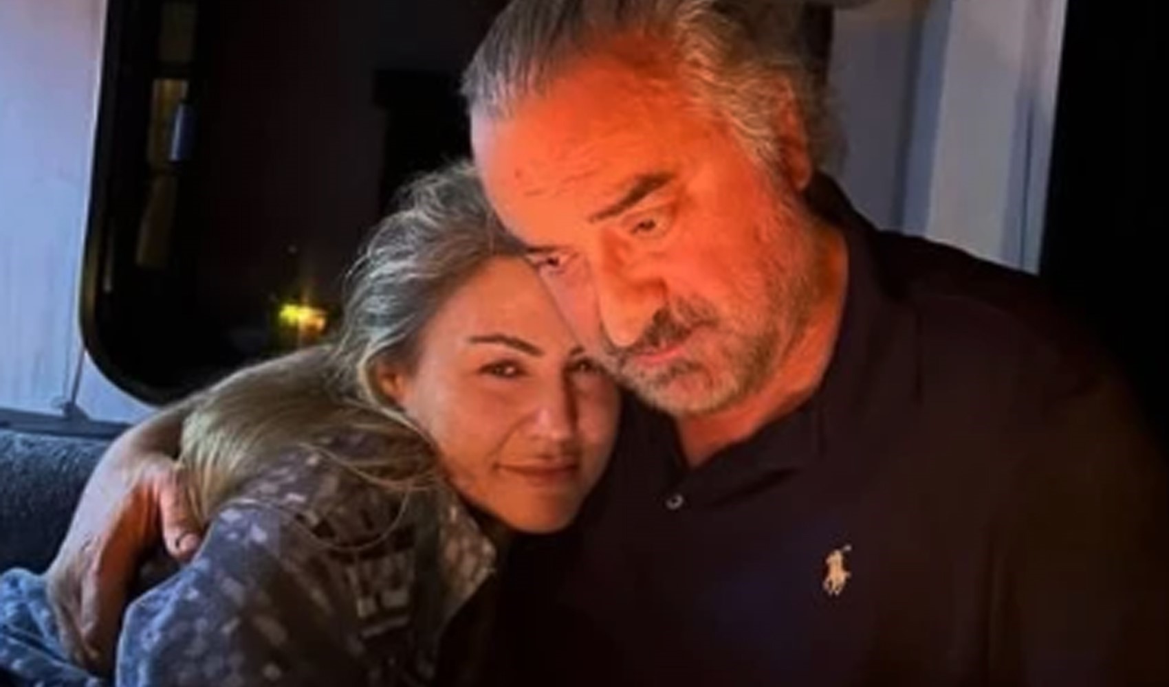 Volkan Konak'ın 35 yıllık eşinden duygusal paylaşım: Kavuşmaların en ağırıdır Volkan Konak'ın 35 yıllık eşinden duygusal paylaşım: Kavuşmaların en ağırıdır