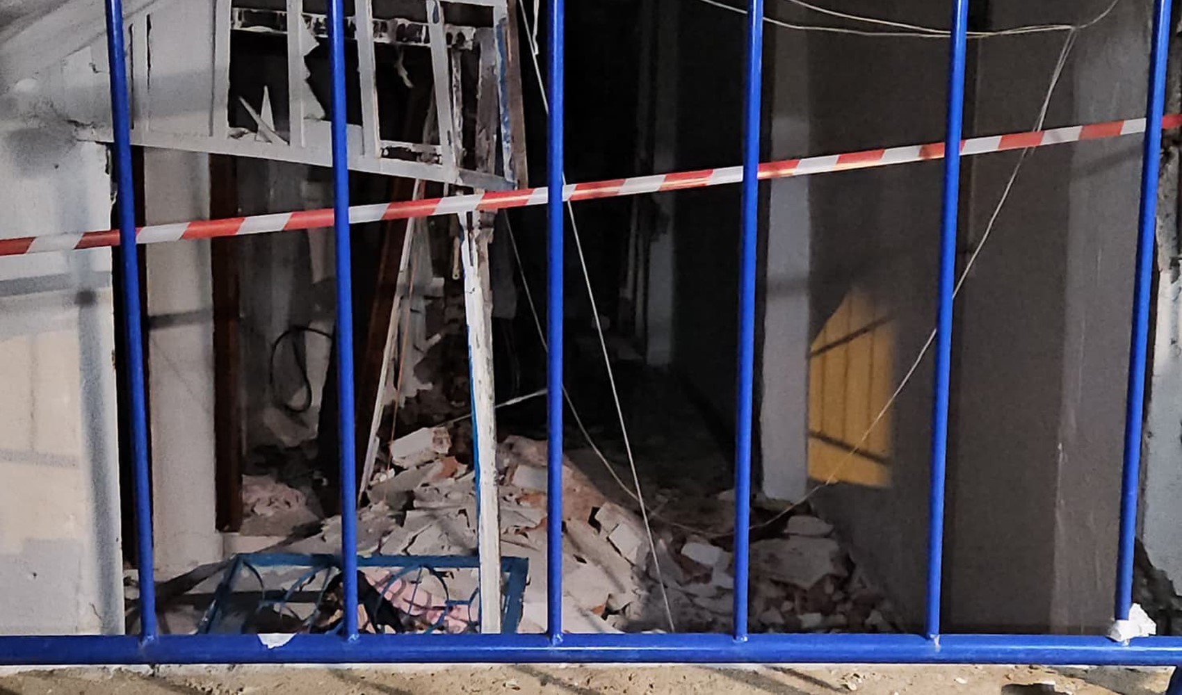 Bağcılar'da bodrum katta mutfak tüpü patladı: Bomba gibi ses geldi