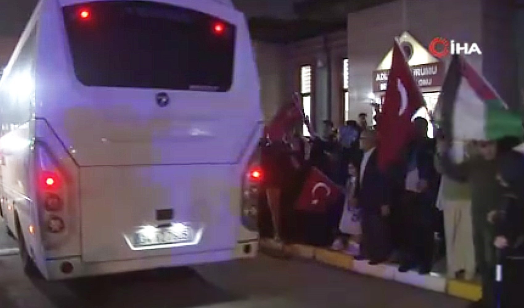 Sumud aktivisti 137 kişi, sağlık kontrolü için Adli Tıp Kurumu’na geldi