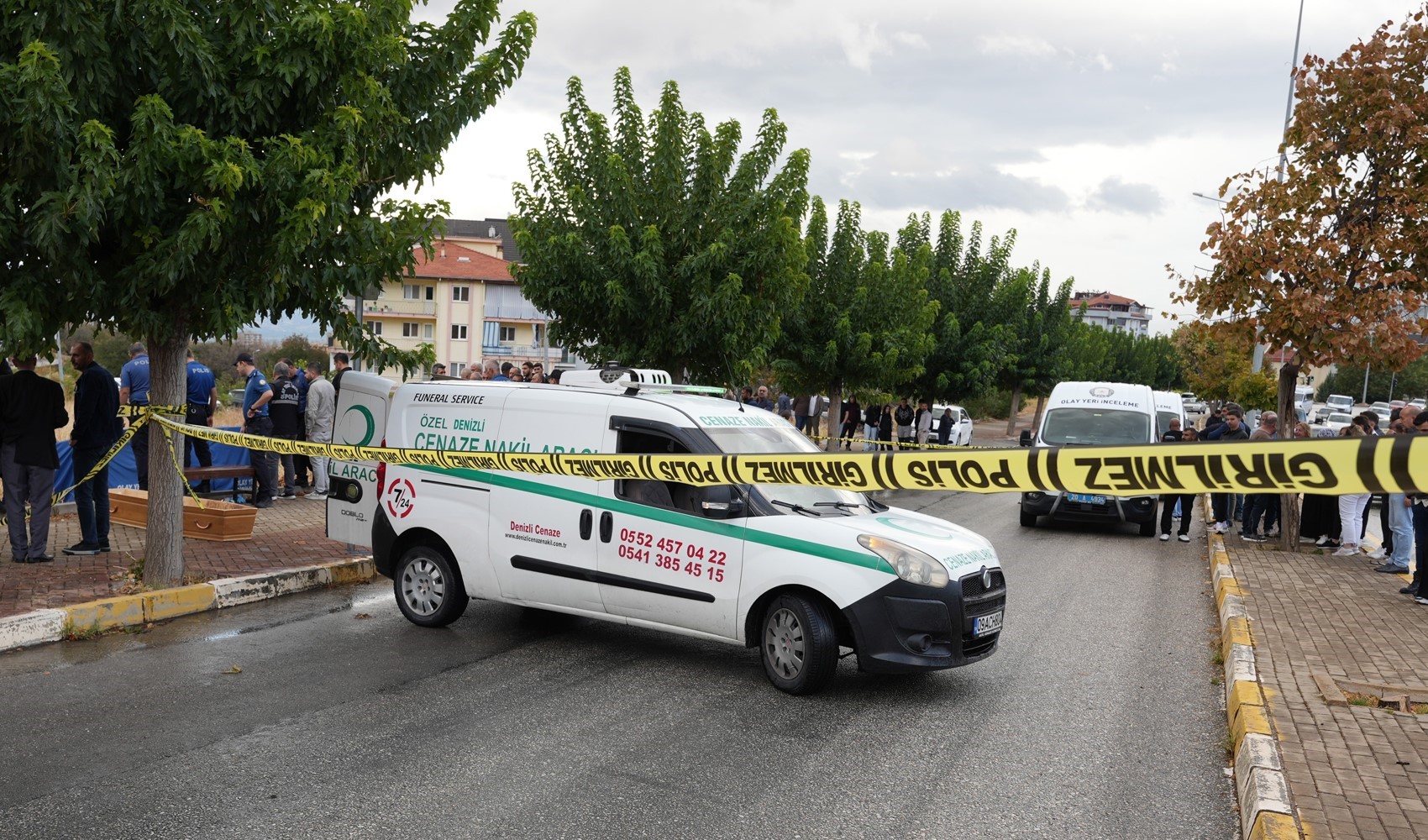 Aracından inip oturduğu bankta intihar etti Aracından inip oturduğu bankta intihar etti