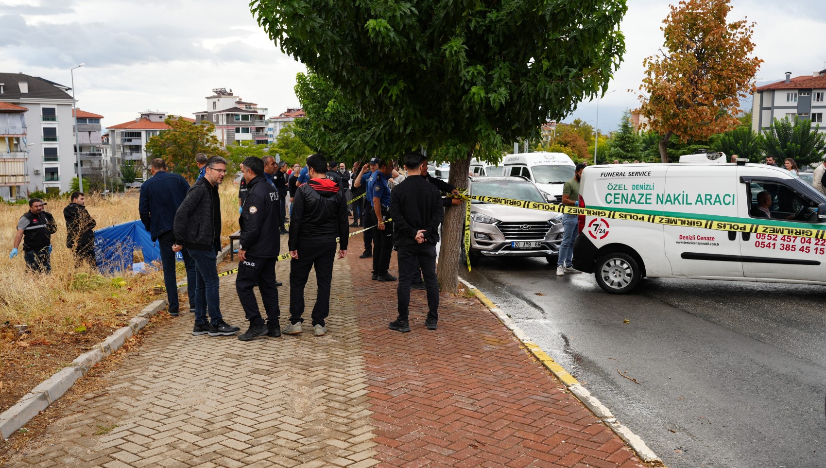 Aracından inip oturduğu bankta intihar etti