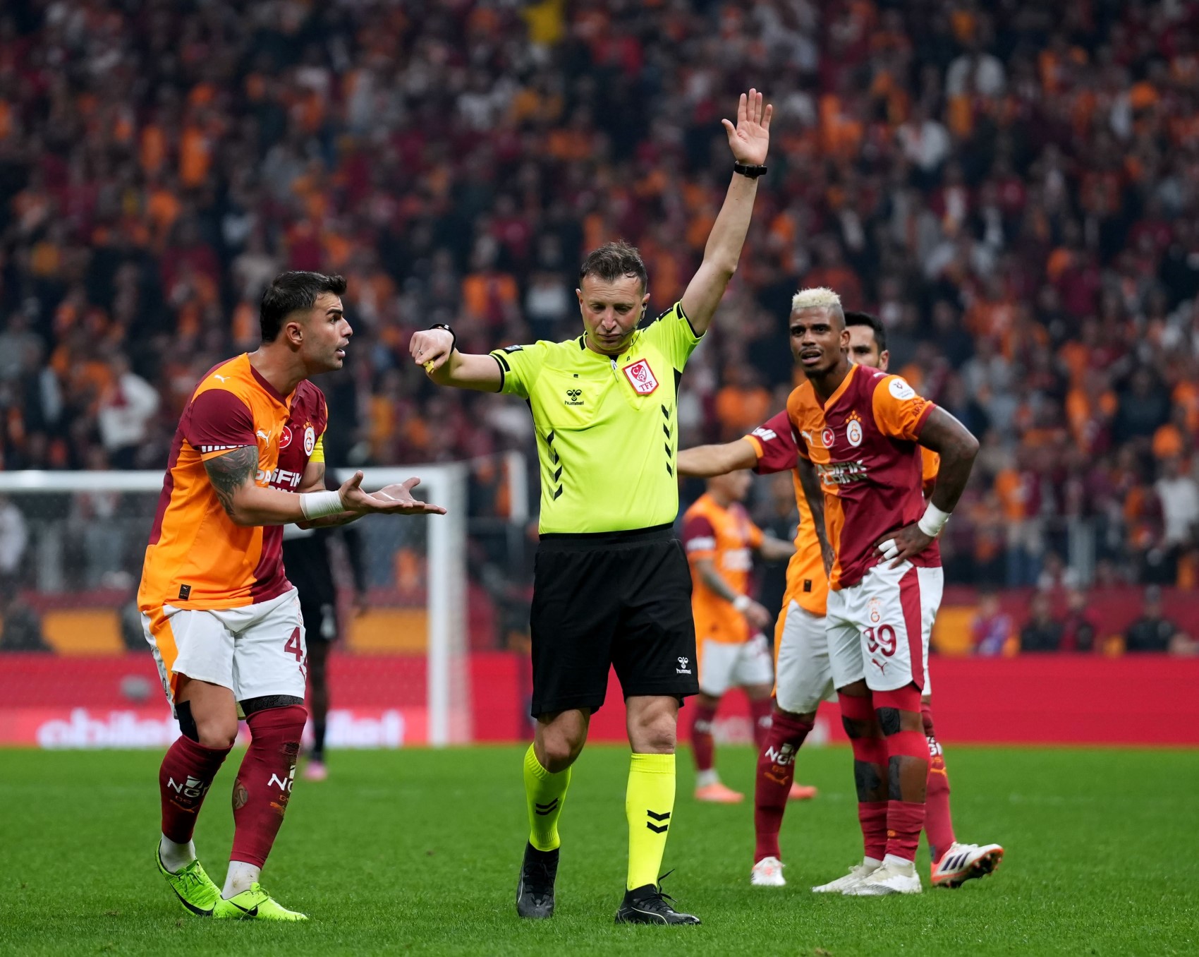 Eski hakem bombayı patlattı: Yayıncı kuruluşta 'derbi tekrar edilebilir' iddiası!
