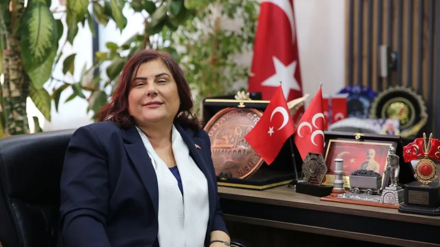 AKP’de Özlem Çerçioğlu krizi: O ismi Ali Yerlikaya’ya şikayet etti!