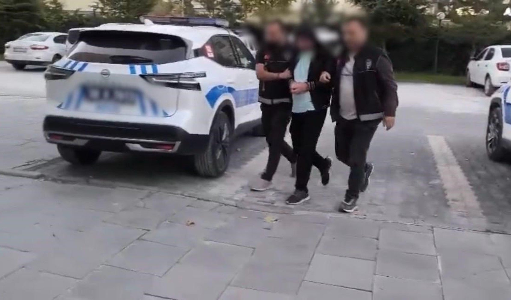Patlıcan közlerken ormanı yaktı
