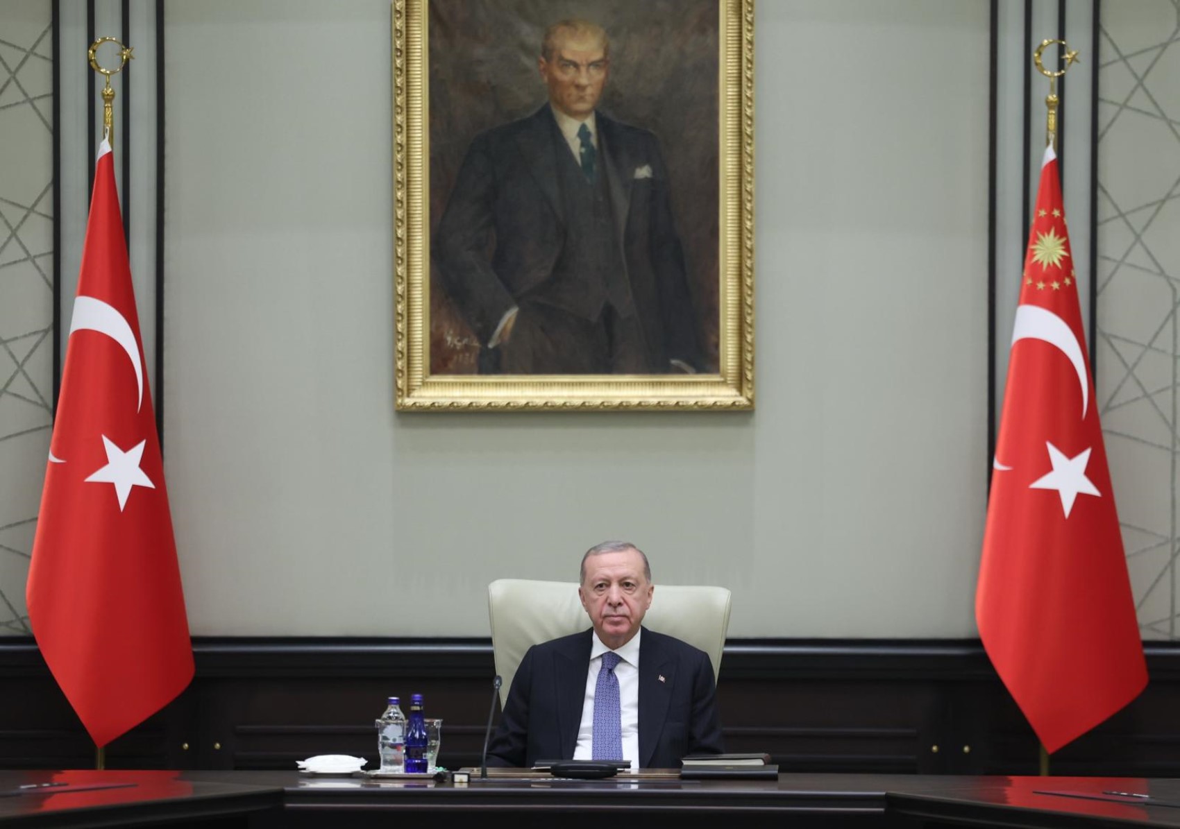 Erdoğan'dan 'büyük revizyon' hazırlığı: Kabine'de değişmesi beklenen ve 'yeri sağlam' isimler belli oldu!