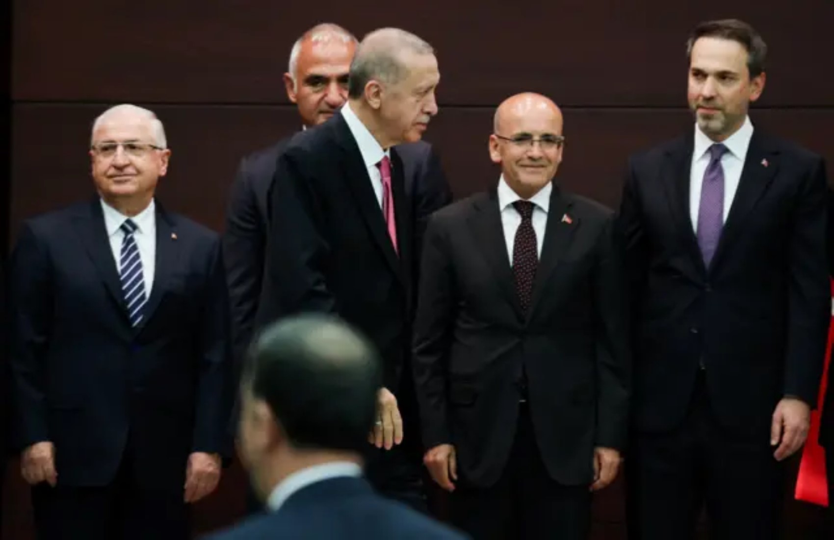 Erdoğan'dan 'büyük revizyon' hazırlığı: Kabine'de değişmesi beklenen ve 'yeri sağlam' isimler belli oldu!