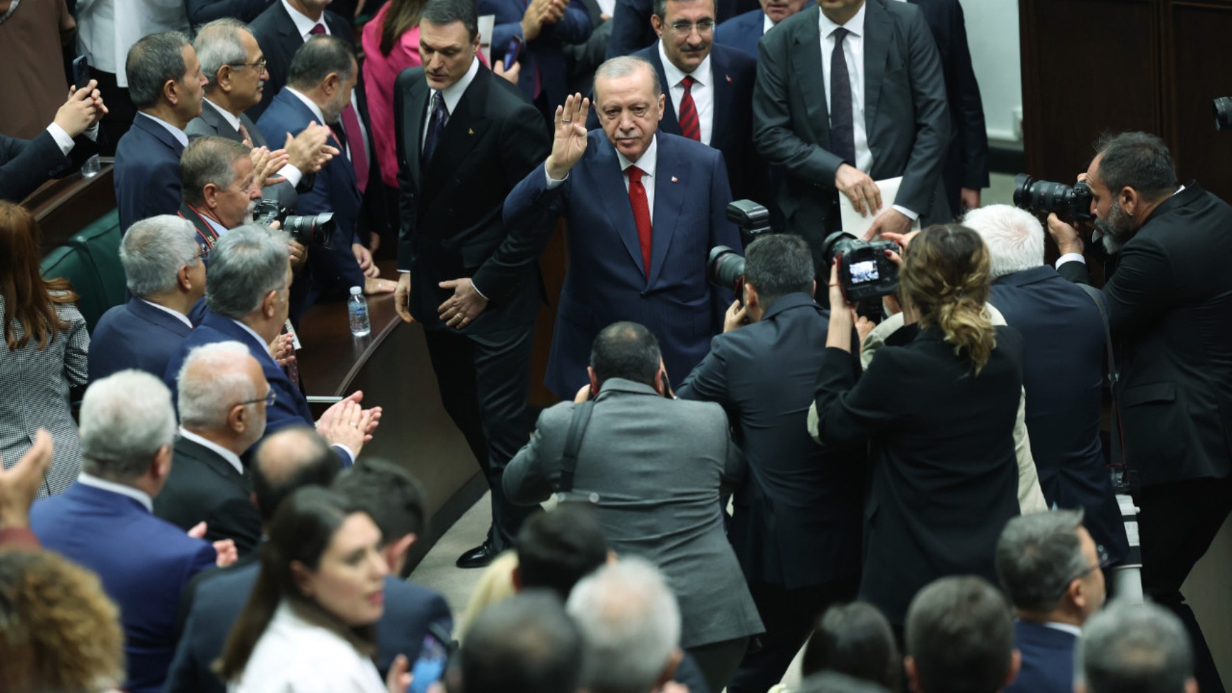 AKP'de endişe artıyor: CHP operasyonları ters tepti! 'Erdoğan sevgisi yerini Erdoğan korkusuna bıraktı'