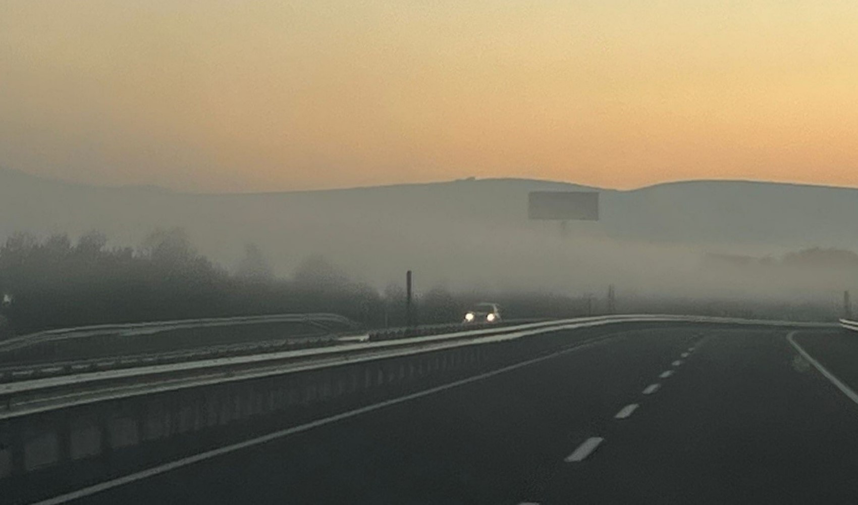 Kütahya’da sisli hava etkili oldu
