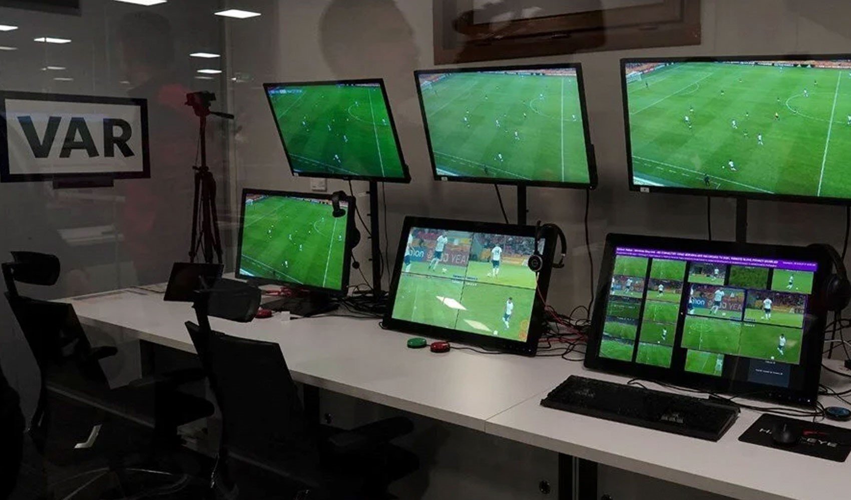 Samsunspor-Fenerbahçe maçındaki tartışmalı pozisyonun diyalogları: VAR kayıtları açıklandı