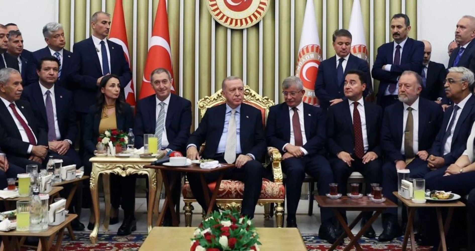Eski AKP'li vekilden bomba iddia: 'Devlet bey yarın çıkar, ittifakı bozar Türkiye'yi erken seçime götürür'